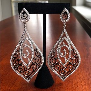 Chandelier earrings